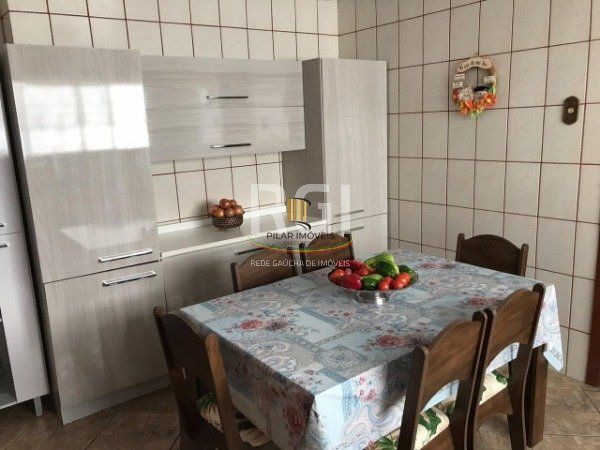 Casa para Venda - 150m², 3 dormitórios, 2 vagas - Vila Nova