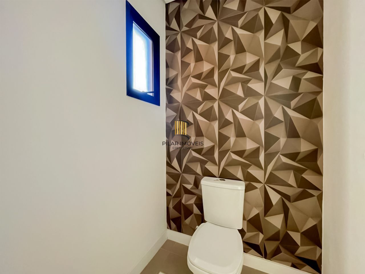 Casa Condominio em Porto Alegre, no bairro Ipanema, com 3 dormitório(s), e 3 banheiros, à venda.