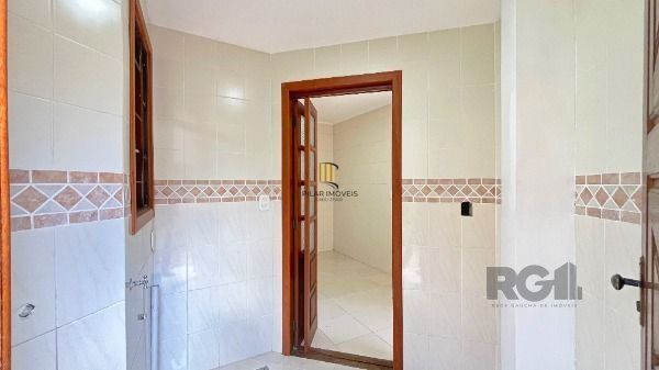 Casa para Venda - 144m², 2 dormitórios, 2 vagas - Lomba do Pinheiro