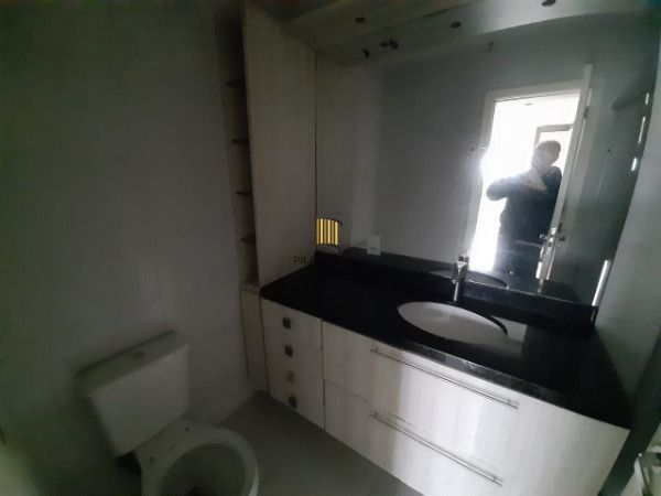 Casa Condominio em Porto Alegre, no bairro Ipanema, com 3 dormitório(s), e 3 banheiros, à venda.