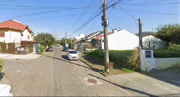 Terreno em Porto Alegre, no bairro Hípica, à venda.