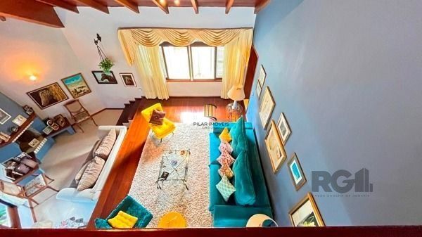 Casa em Porto Alegre, no bairro Ipanema, com 3 dormitório(s), à venda.