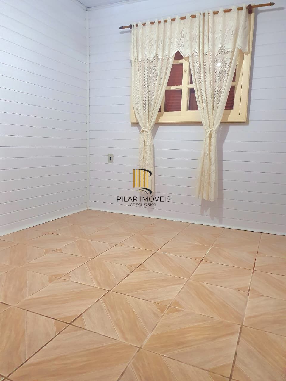 Casa 3 dormitórios no bairro Lami