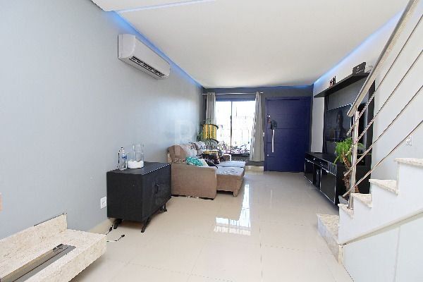 Casa em Porto Alegre, no bairro Hípica, com 2 dormitório(s), à venda.