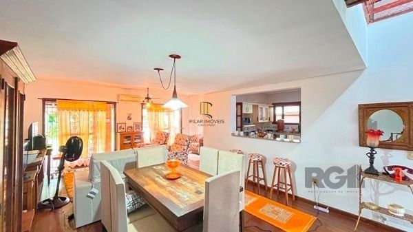 Casa para Venda - 235.64m², 3 dormitórios, sendo 1 suites, 3 vagas - Guarujá