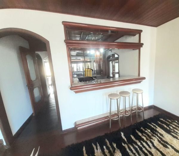 Casa Comercial em Porto Alegre, no bairro Tristeza, à venda.