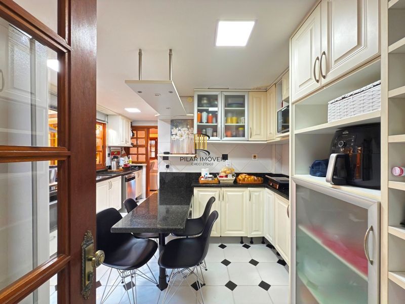 Casa Condominio com 3 dormitórios, sendo 1 suites, 2 vagas - Pedra Redonda