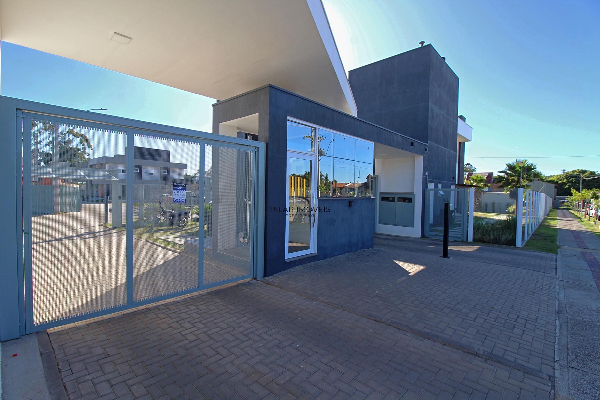 Casa Condominio em Porto Alegre, no bairro Ipanema, com 3 dormitório(s), e 3 banheiros, à venda.