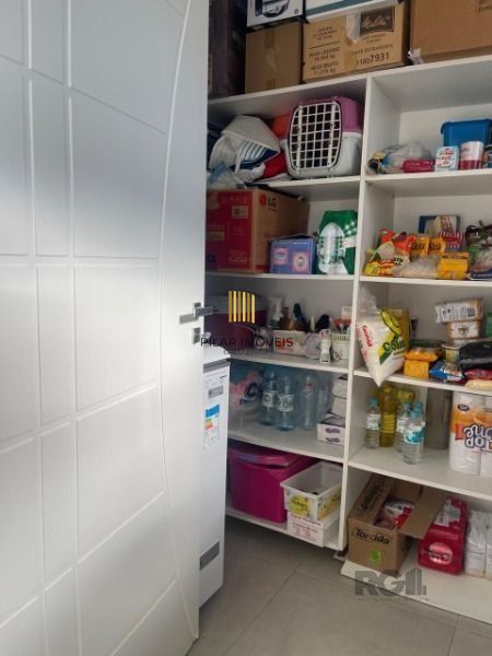 Casa Condominio em Porto Alegre, no bairro Jardim Carvalho, com 3 dormitório(s), à venda.