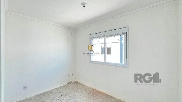 Casa em Porto Alegre, no bairro Vila Nova, com 2 dormitório(s), e 2 banheiros, à venda.