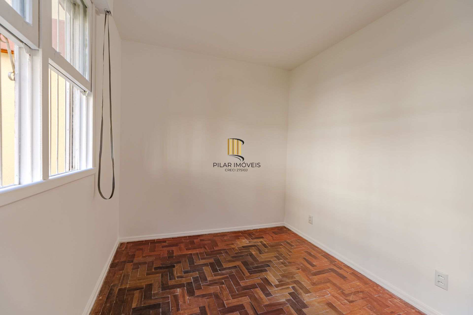 Apartamento com 2 dormitórios no Bairro Camaquã.