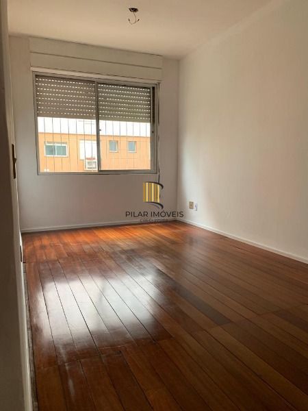 Apartamento em Porto Alegre, no bairro Tristeza, com 2 dormitório(s), e 2 banheiros, à venda.