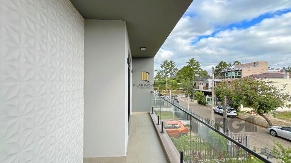 Casa 3 dormitórios no bairro Hípica
