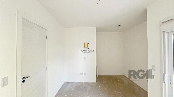 Casa Condominio em Porto Alegre, no bairro Nonoai, com 2 dormitório(s), e 2 banheiros, à venda.