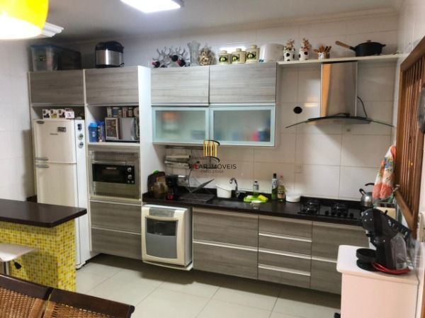 Casa para Venda - 150m², 3 dormitórios, sendo 1 suites, 2 vagas - Guarujá