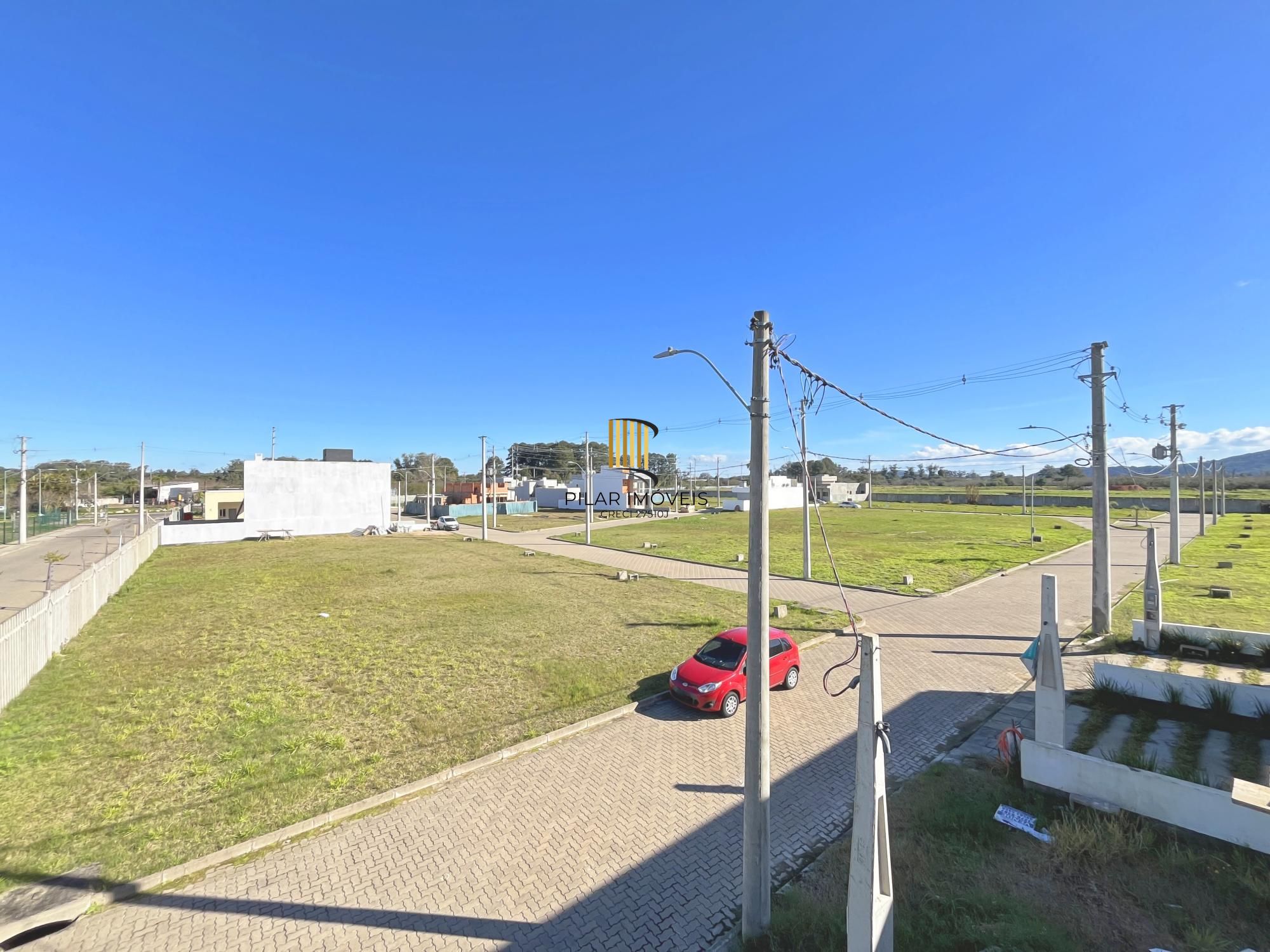 Casa em Porto Alegre, no bairro Hípica, com 3 dormitório(s), e 3 banheiros, à venda.