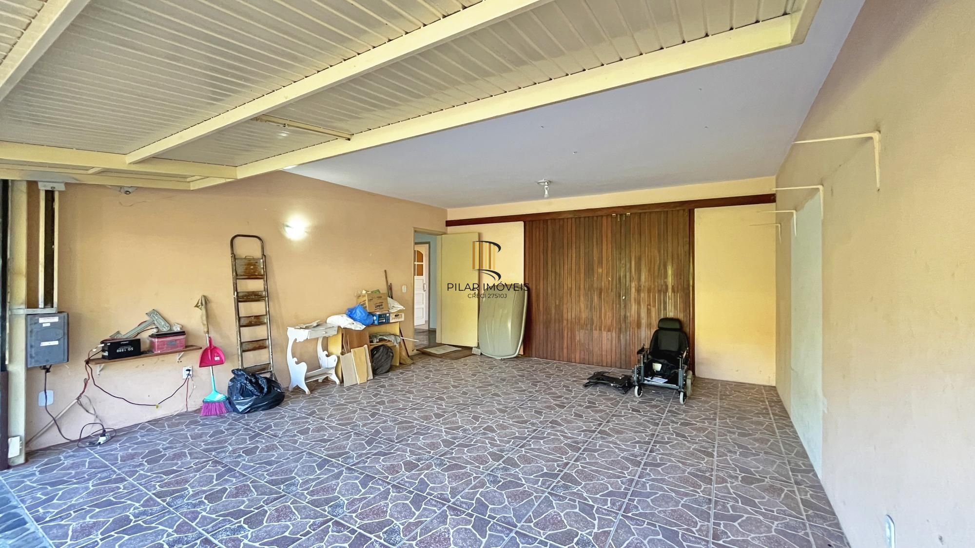 Casa 4 dormitórios no bairro Glória