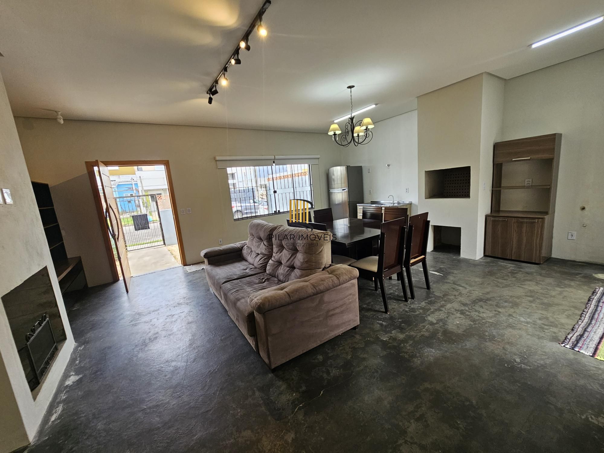 Casa térrea mobiliada 2 suítes com ar condicionado, churrasqueira, lareira  e pátio próximo ao Zaffari da Hípica !