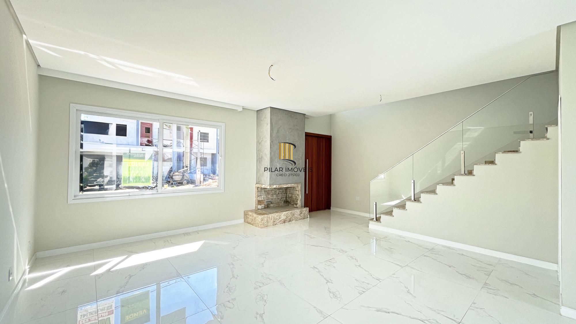 Casa em Porto Alegre, no bairro Hípica, com 3 dormitório(s), e 3 banheiros, à venda.