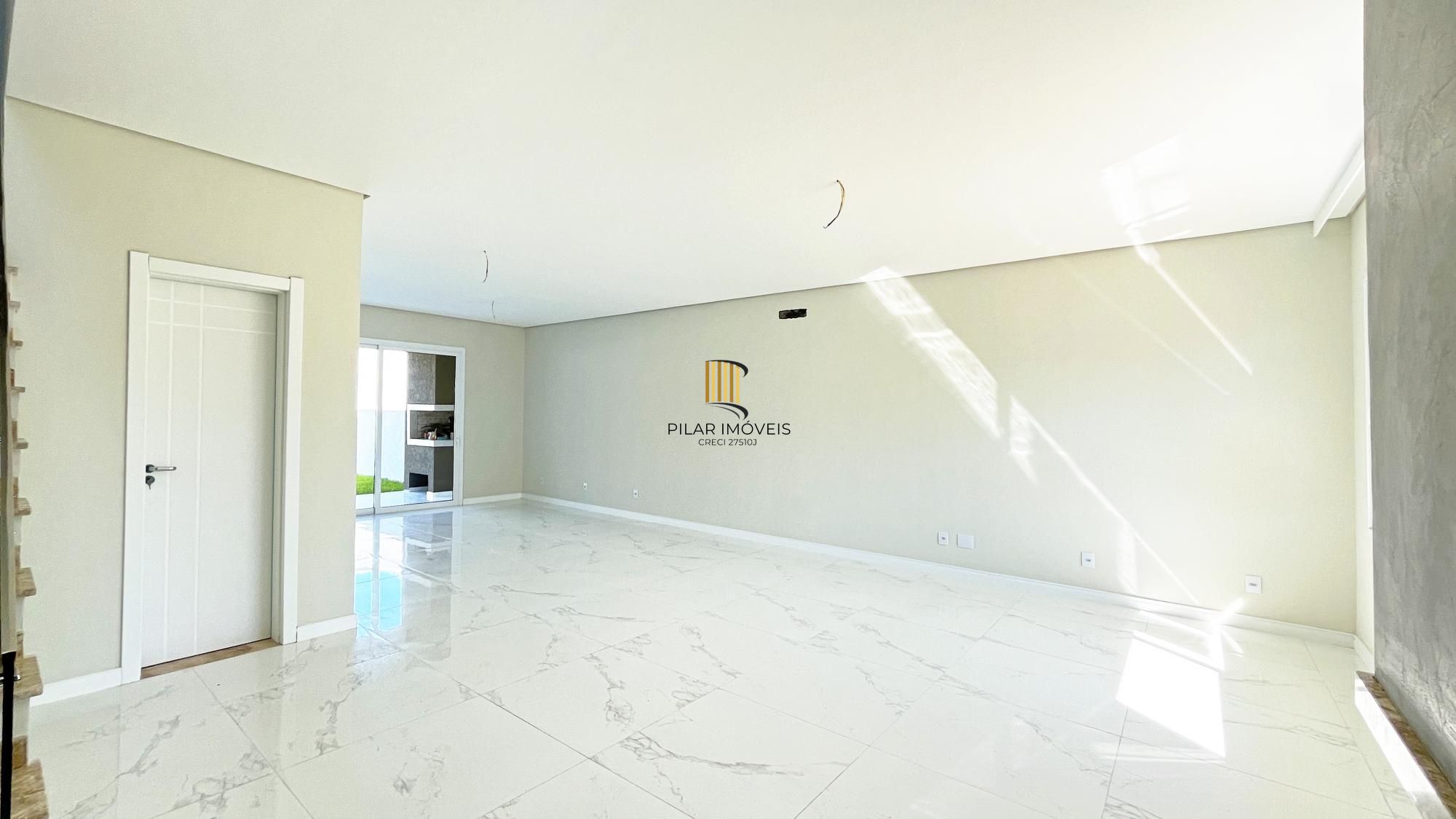 Casa em Porto Alegre, no bairro Hípica, com 3 dormitório(s), e 3 banheiros, à venda.