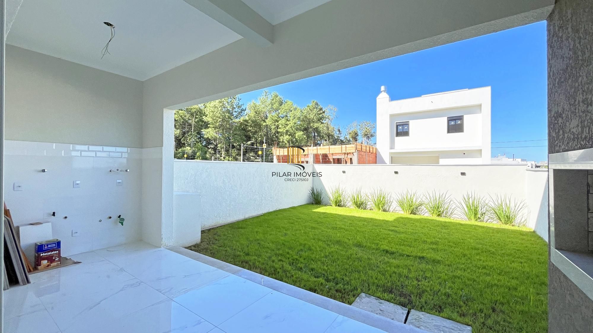 Casa em Porto Alegre, no bairro Hípica, com 3 dormitório(s), e 3 banheiros, à venda.