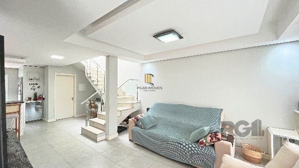 Casa em Porto Alegre, no bairro Hípica, com 3 dormitório(s), e 3 banheiros, à venda.