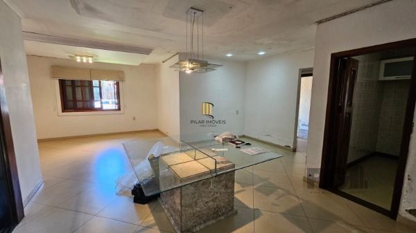 Casa 3 dormitórios no bairro Camaquã