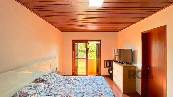 Casa 3 dormitórios no bairro Hípica
