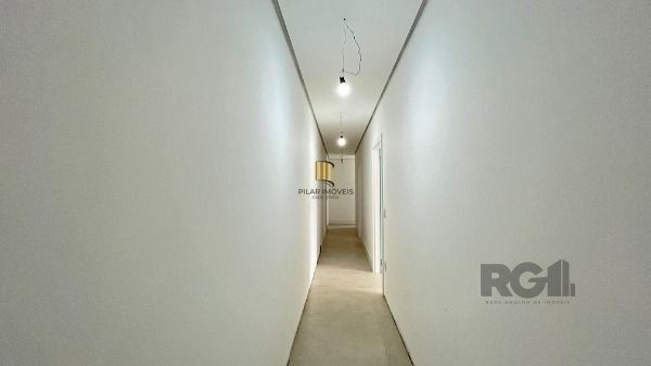 Casa em Porto Alegre, no bairro Ipanema, com 3 dormitório(s), à venda.