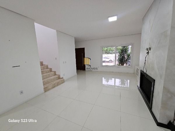 Casa Condominio em Porto Alegre, no bairro Hípica, com 4 dormitório(s), e 4 banheiros, à venda.
