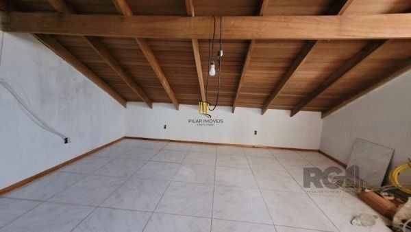 Casa Condominio em Porto Alegre, no bairro Hípica, com 2 dormitório(s), e 2 banheiros, à venda.