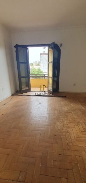 Casa em Porto Alegre, no bairro Cavalhada, com 3 dormitório(s), e 3 banheiros, à venda.