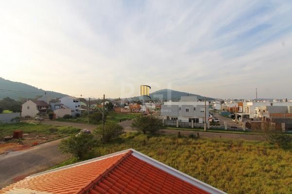 Casa para Venda - 217m², 3 dormitórios, sendo 1 suites, 2 vagas - Hípica