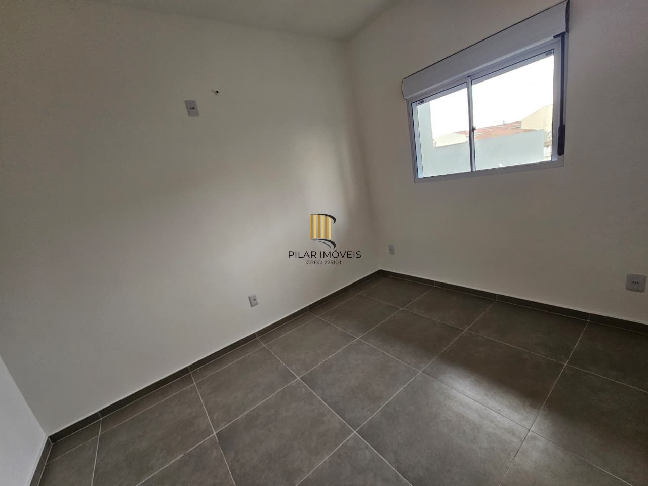 Casa em Porto Alegre, no bairro Restinga, com 2 dormitório(s), e 2 banheiros, à venda.