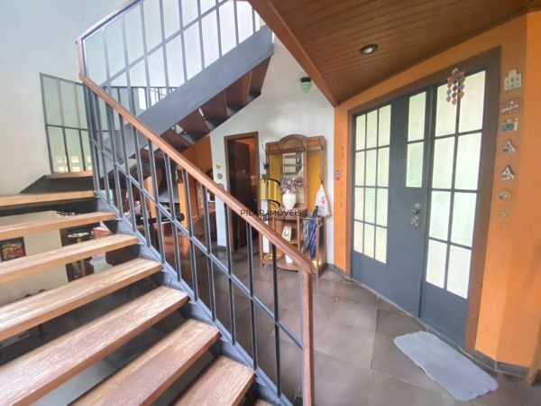 Casa para Venda - 301m², 4 dormitórios, sendo 1 suites, 2 vagas - Bom Jesus