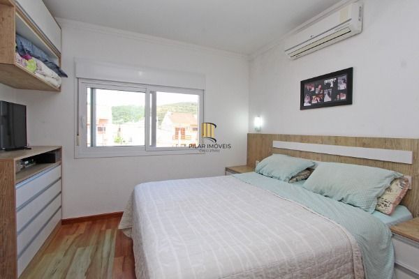 Ótima Casa com 3 dormitórios, semi mobiliada, pátio e vaga para carro.