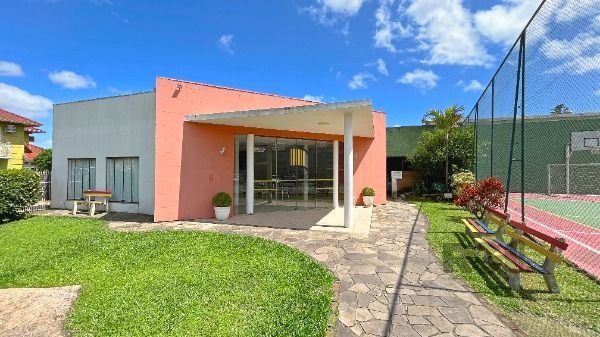Casa Condominio em Porto Alegre, no bairro Cavalhada, com 3 dormitório(s), e 3 banheiros, à venda.