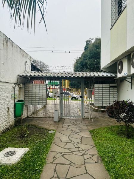 Apartamento em Porto Alegre, no bairro Cristal, com 2 dormitório(s), e 2 banheiros, à venda.