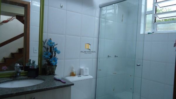 Sítio em Porto Alegre, no bairro Hípica, com 2 dormitório(s), e 2 banheiros, à venda.