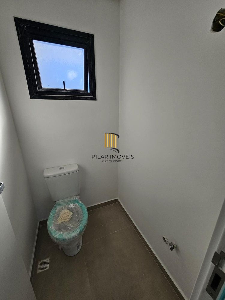 Casa 2 dormitórios no bairro Hípica