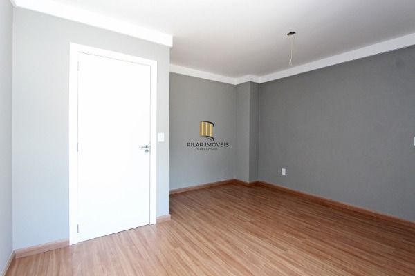 Casa 3 dormitórios no bairro Hípica