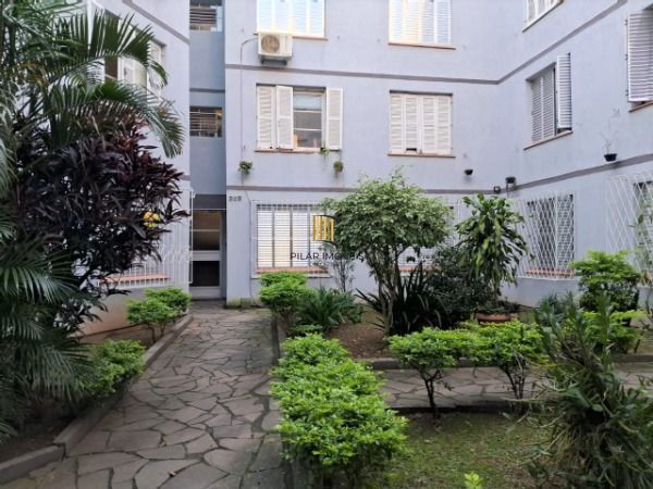Apartamento em Porto Alegre, no bairro Santa Tereza, com 2 dormitório(s), e 2 banheiros, à venda.