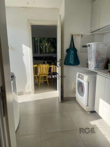 Casa Condominio em Porto Alegre, no bairro Jardim Carvalho, com 3 dormitório(s), à venda.