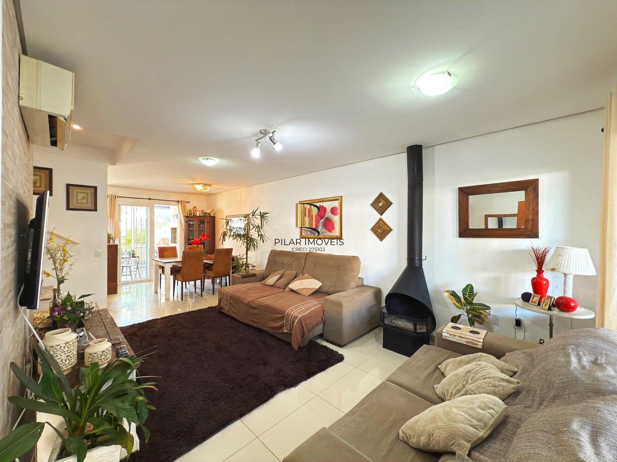 Casa para Venda - 138m², 3 dormitórios, sendo 1 suites, 2 vagas - Hípica