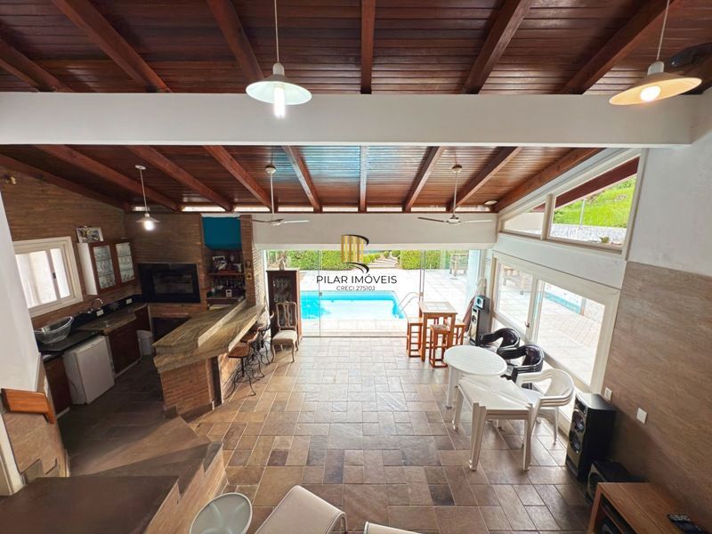 Residência, ótimo padrão com 4 suítes nos altos do Jardim Isabel, com vista perene para o Guaiba e Por-do-Sol