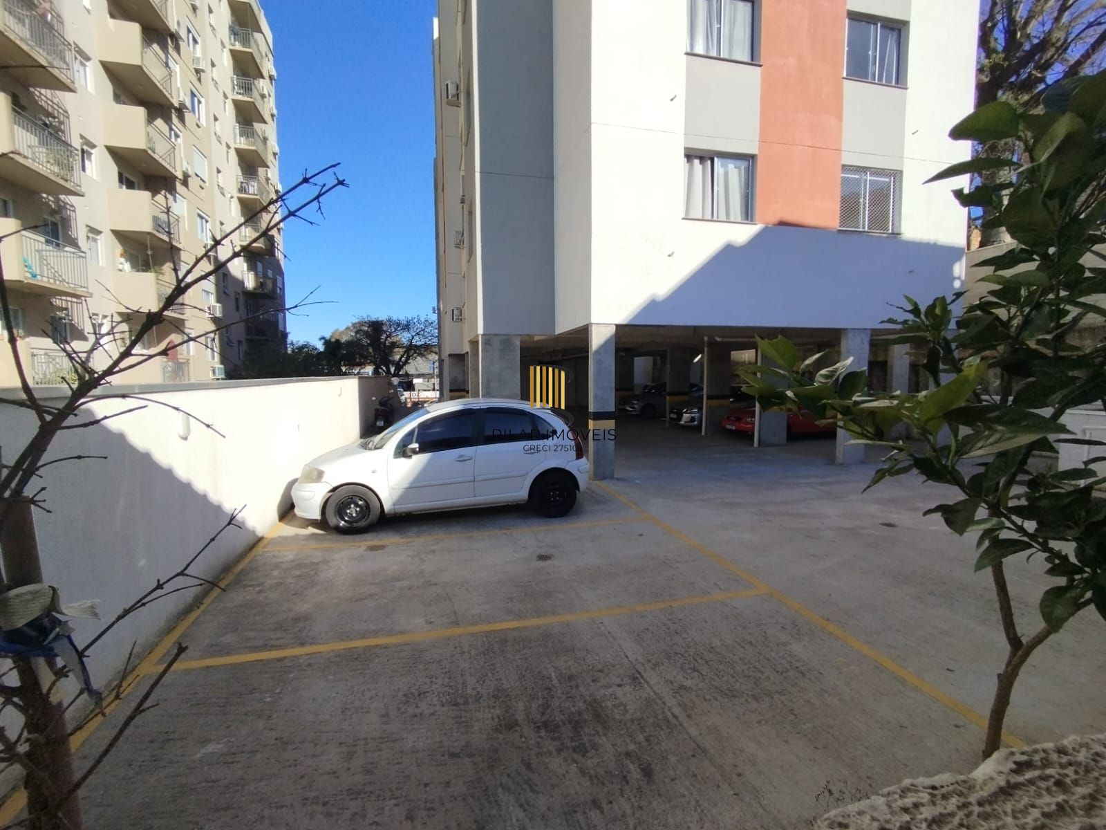 Apartamento 2 dormitórios, com garagem, bairro Tristeza.