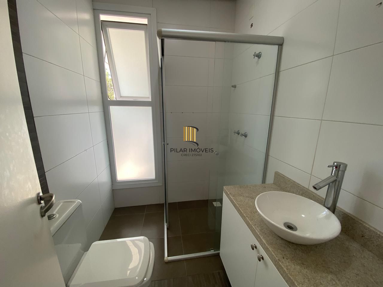 Casa em condomínio semimobiliada, no Lagos de Nova Ipanema