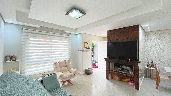 Casa em Porto Alegre, no bairro Hípica, com 3 dormitório(s), e 3 banheiros, à venda.
