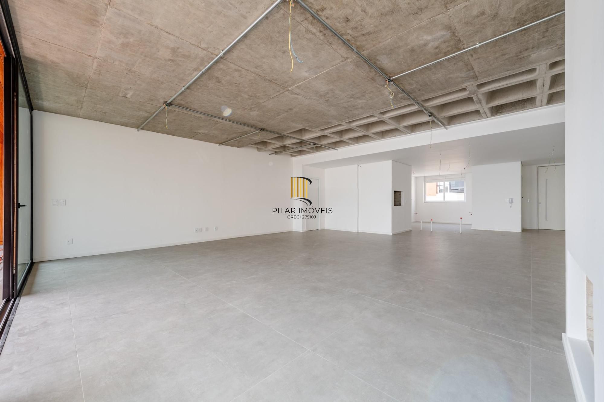 Belíssimo apartamento com projeto diferenciado e vista deslumbrante para o pôr do sol do Guaíba.