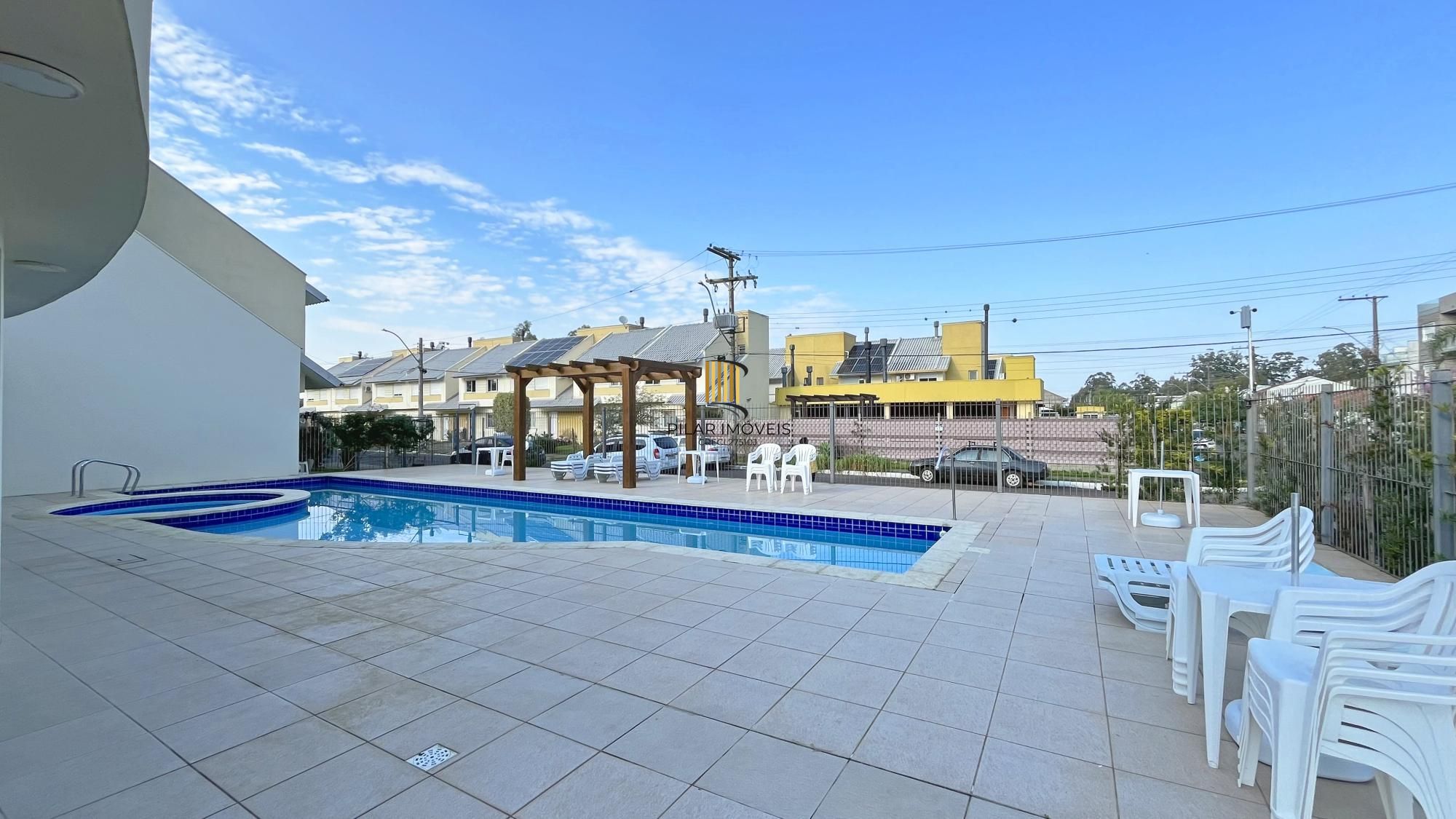 Residência 3 dormitórios sendo 1 suíte em condomínio fechado